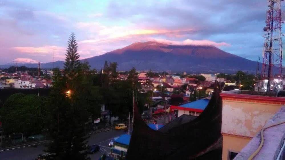 Hotel Yuriko Bukittinggi Exterior photo